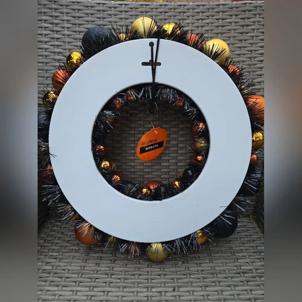New 15-Inch Shatterproof Halloween Wreath Shatterproof indoor/outdoor home decor
